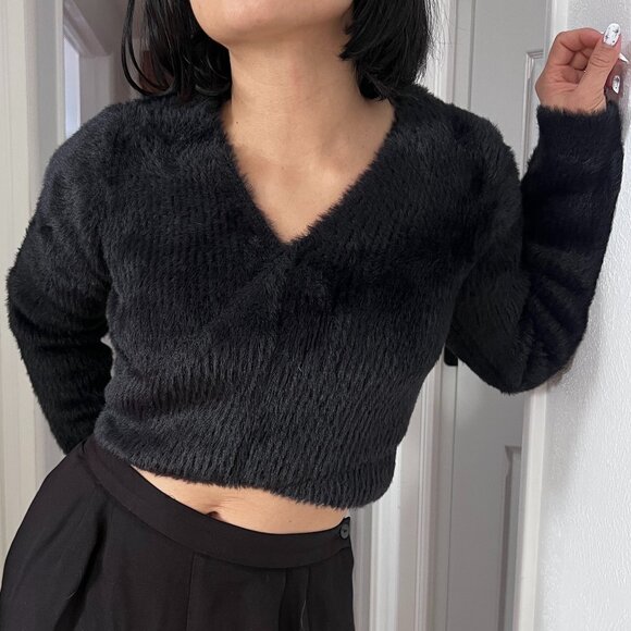 Oval Square Anthropologie Fuzzy Black Cropped Sweater Medium faux wrap v neck - Picture 11 of 12